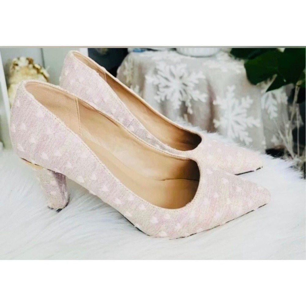 Pink Heart Print Pointed Toe Pumps Textured Kitten Heels Size 7.5โ Romantic